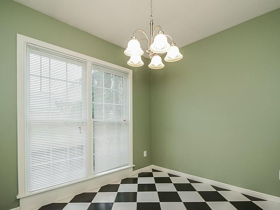 10420-Monticello-Forest-Cir-05