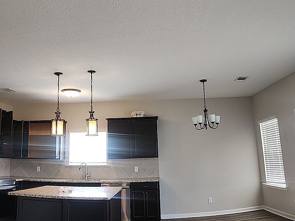 4th image of 64 Sunflower Cir NE