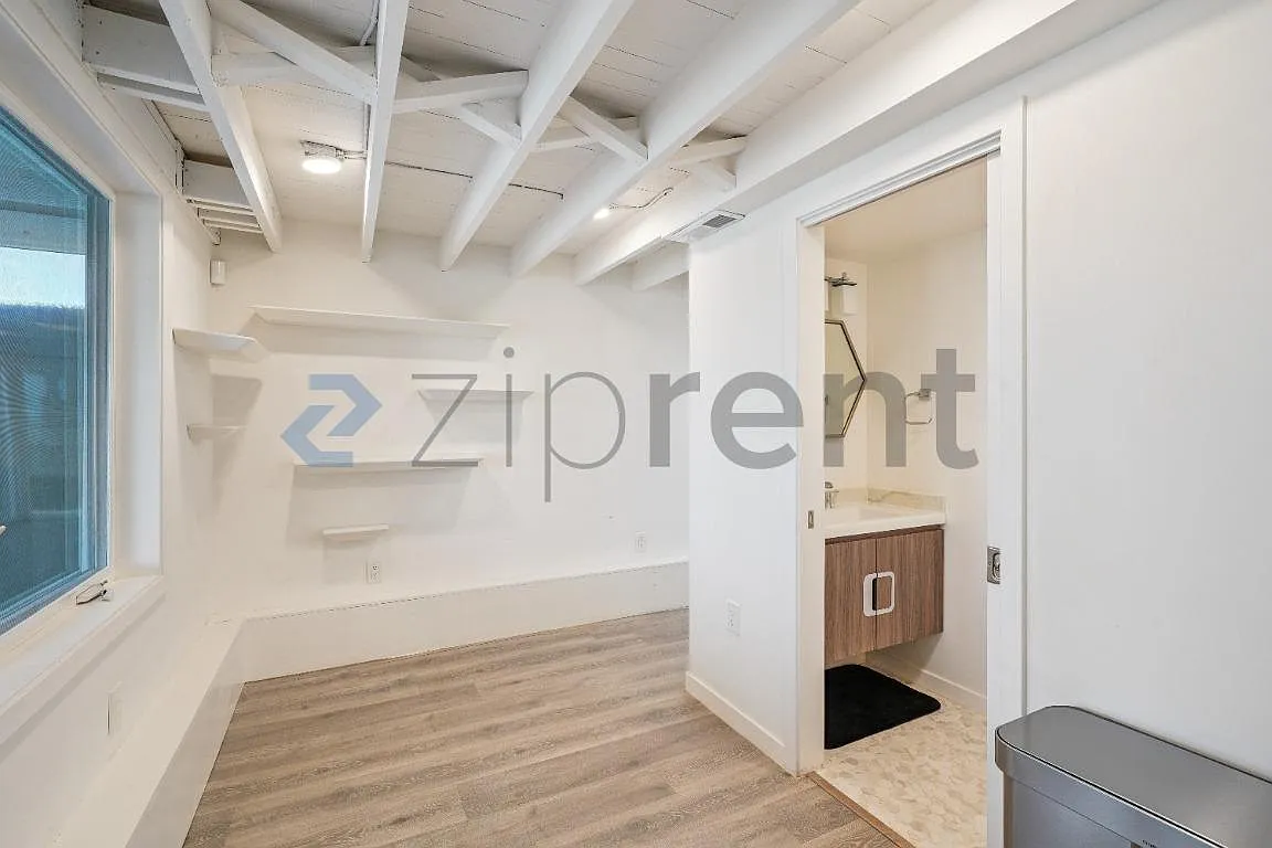 3 bed, 2.5 bath, 1464 sqft, $5,100 — Photo 4