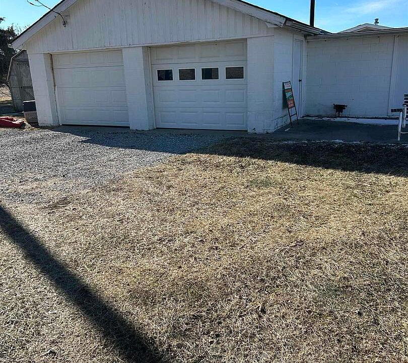 2nd image of 4504 Sawmill Rd