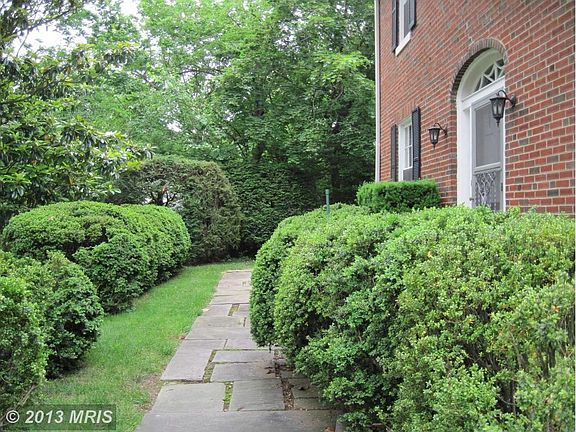3rd image of 3705 Woodbine St