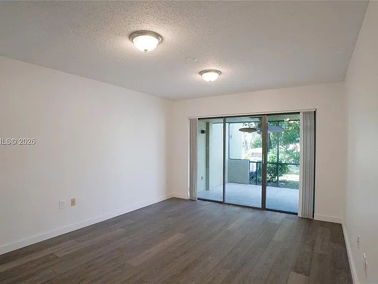 3823 Estepona Ave — Photo 15