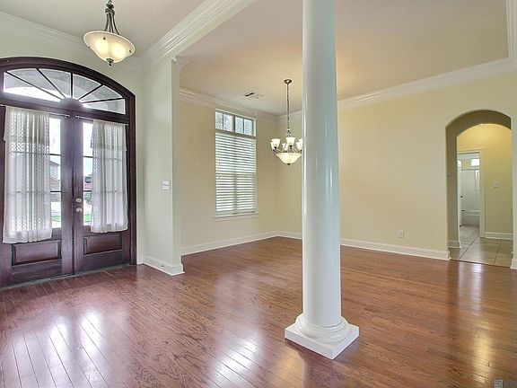 4th image of 20357 Chaumont Ave