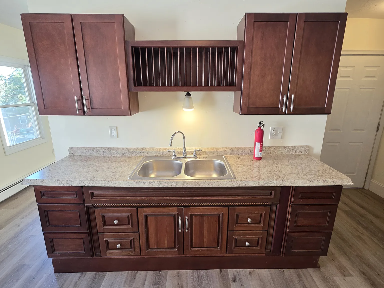  156 W School St 2ndFlr 3B/1.5B Spacious! 2-Floors FreshPaint NOPets — Photo 2
