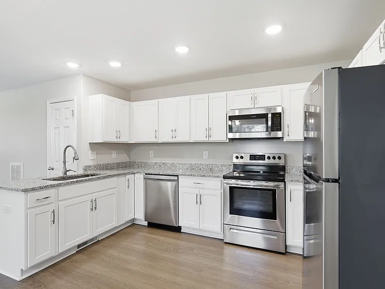 222 Cave St #B — Photo 6