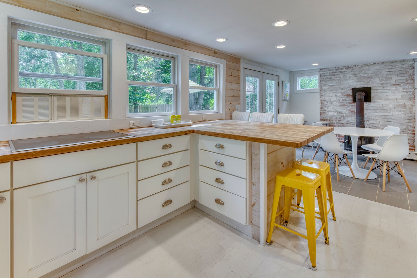 158 Gardiner Ave in East Hampton Out East