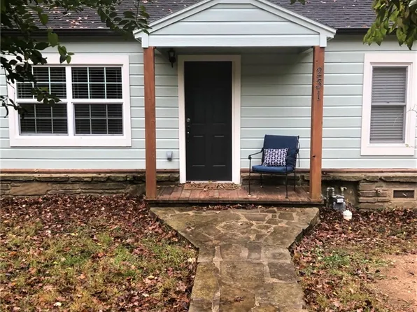 231 E Huntsville Rd, Fayetteville, AR 72701