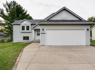 2294 Valley View Ave E, Maplewood, MN 55119