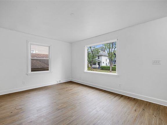4th image of 19 Dorbeth Rd