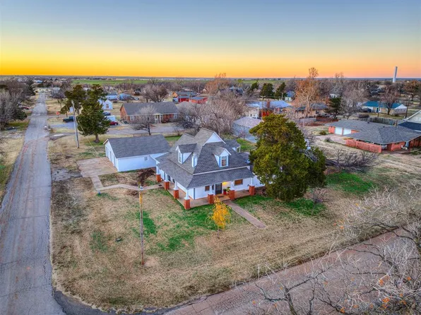 203 N Main St, Cashion, OK 73016