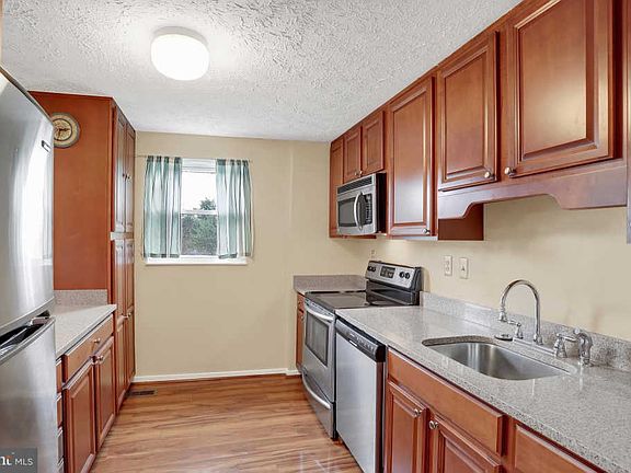3rd image of 951 Tympani Ct