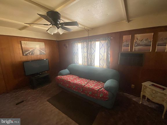 5th image of 26167 Kelly Cir
