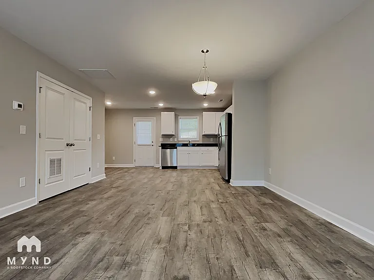 157 McKinnon Ave NE — Photo 6