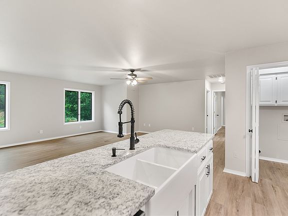 4th image of 6 Kilbride Ln