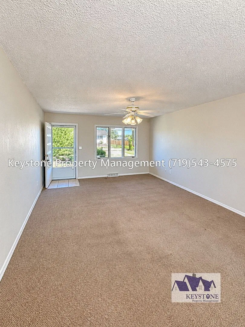 Application Fee Reimbursed! Pueblo West Duplex - 2 Bedroom/1 Bath/1 Car Garage - $1475/$1475 — Photo 4