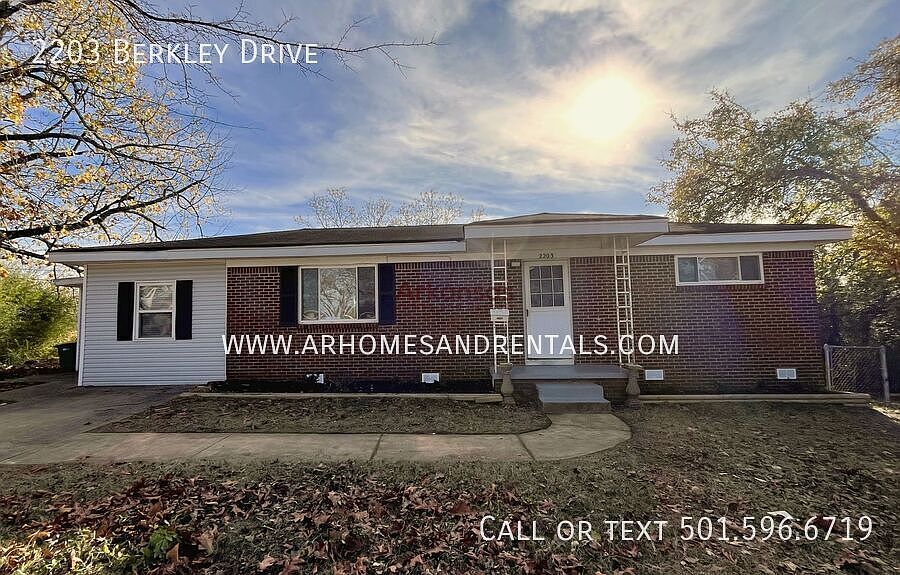 1st image of 2203 N Berkley Dr