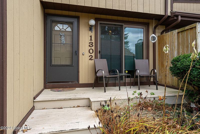 2nd image of 1302 Huntington Court
