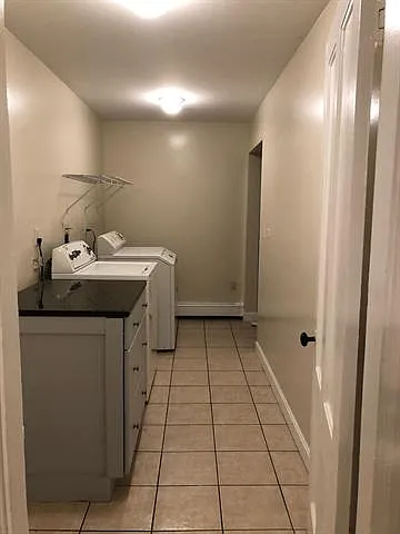 390 Pearl St — Photo 10