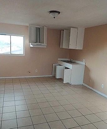 4th image of 3649 S Hills Ave