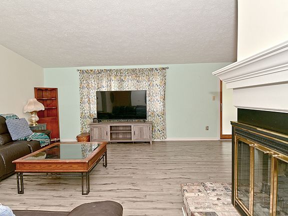 4th image of 5846 Lakeland Dr