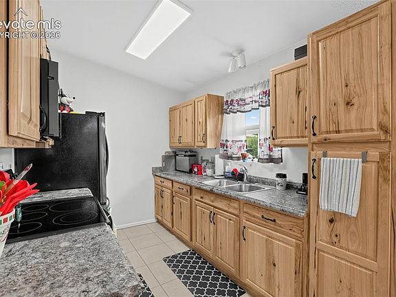 4th image of 4565 Howland St