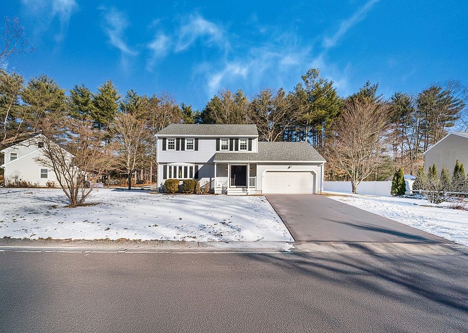 1st image of 12 Dunvegan Dr