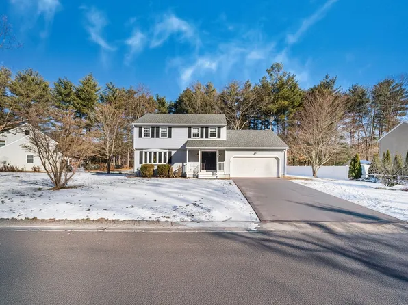 12 Dunvegan Dr, Merrimac, MA 01860