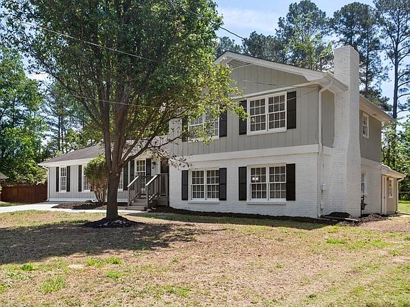 2nd image of 3784 Palisade Ct #B