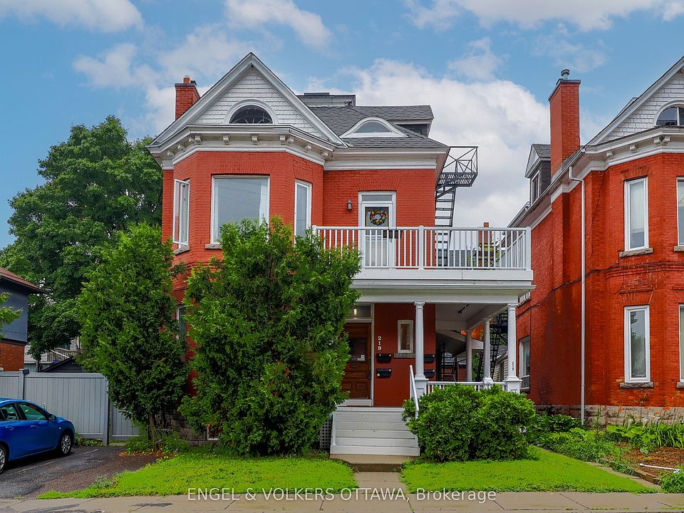 1st image of 219 Cobourg St