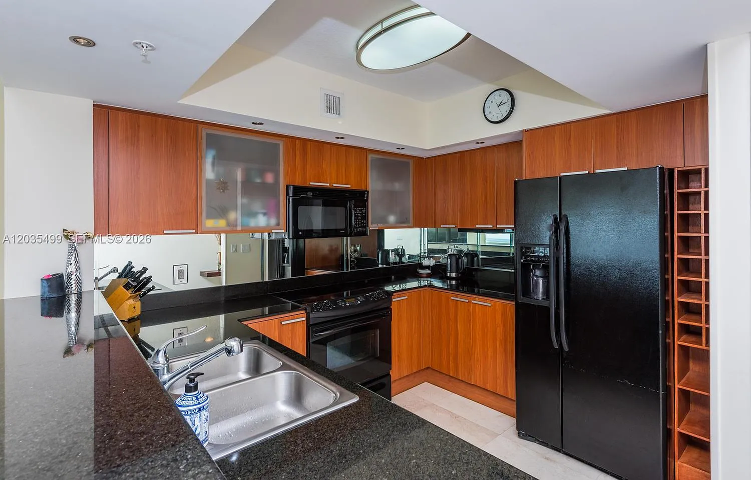 2 bed, 1423 sqft, $6,000 — Photo 3