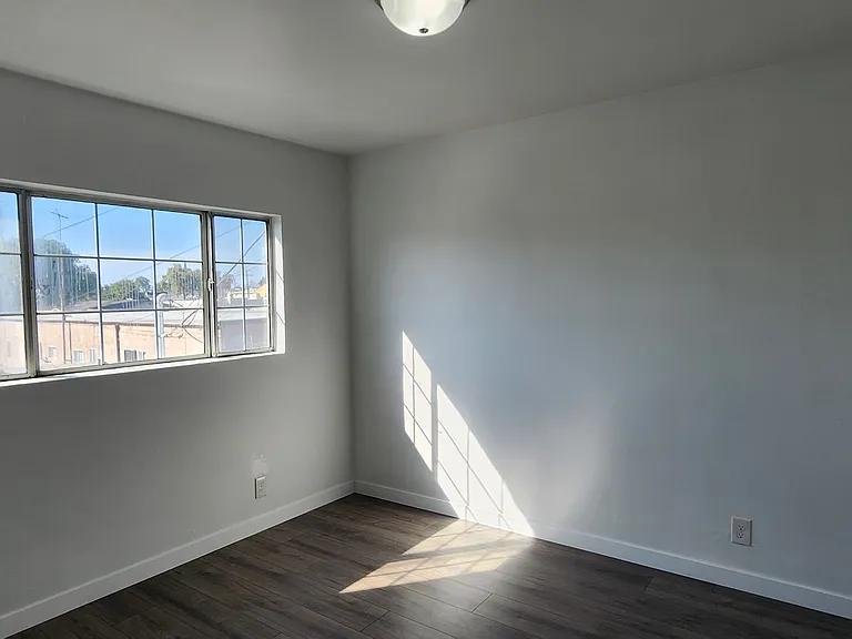8161 Evergreen Ave #B — Photo 18