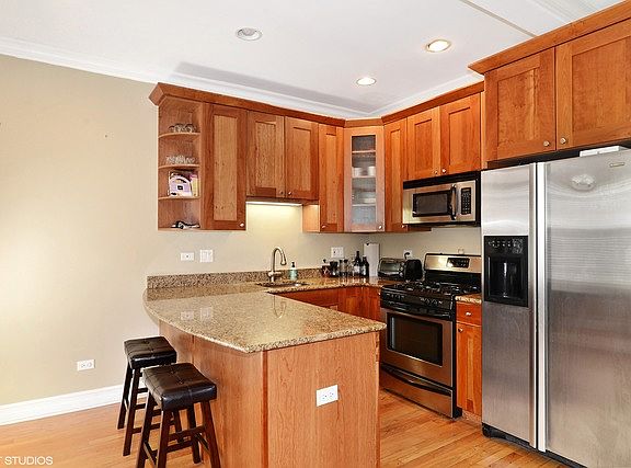 4th image of 2707 N Mildred Ave APT 1A