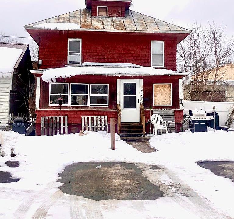 2nd image of 28 Pearl St
