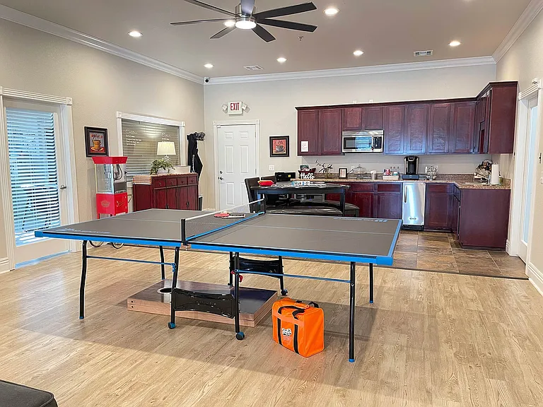 Leasing Office