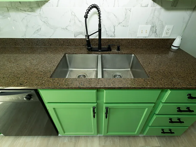 405 Beverly Dr — Photo 10