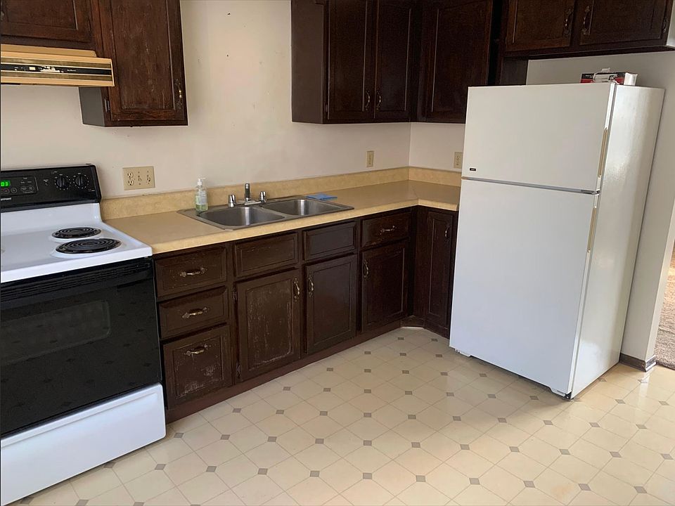 1st image of 1004 Main St #3