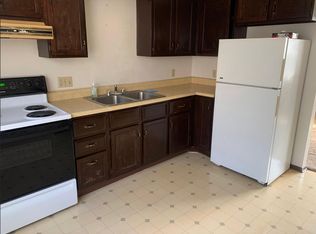 1004 Main St #16, Pella, IA 50219