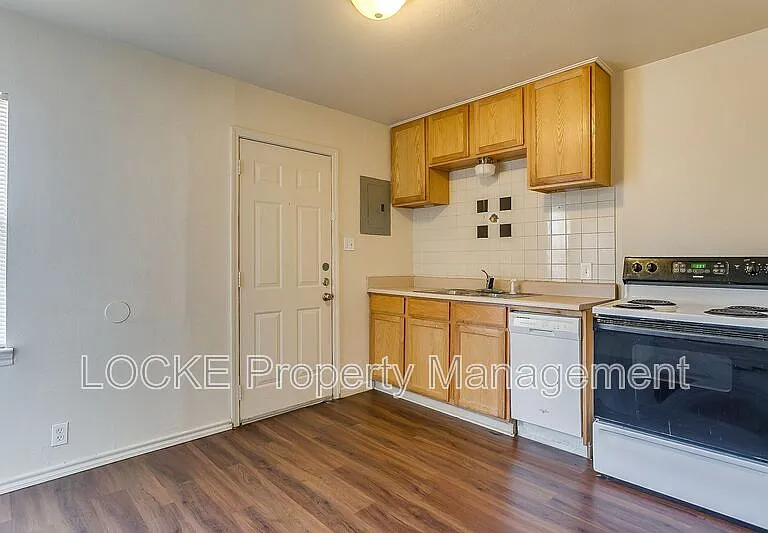 3421 S University Dr #D — Photo 5
