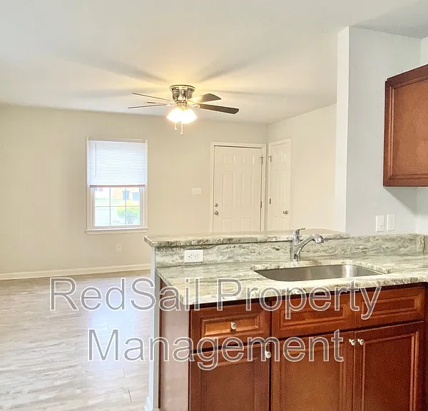 109 Peachtree Ln — Photo 10