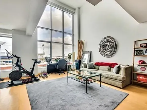 25 Channel Center St Unit 412, Boston, MA 02210