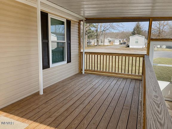 3rd image of 20 Avis Manor Cir