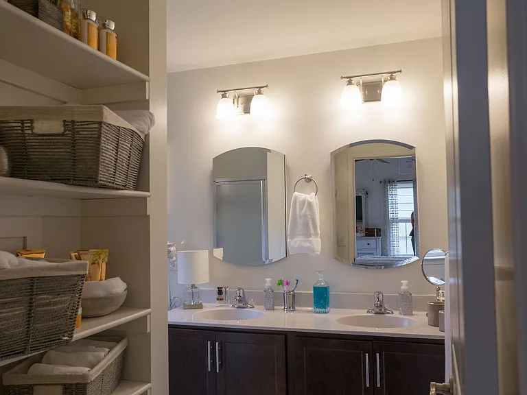 Cambridge Townhouse Primary Bathroom
