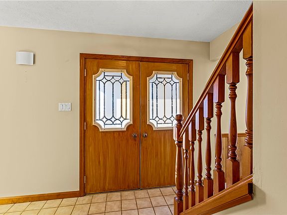 4th image of 1101 Grouse Run Rd