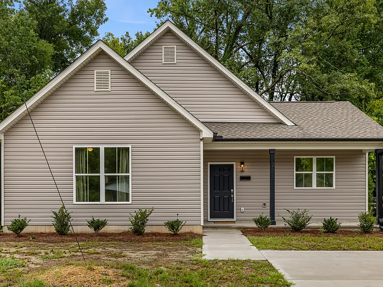 731 Clarinda St — Photo 23