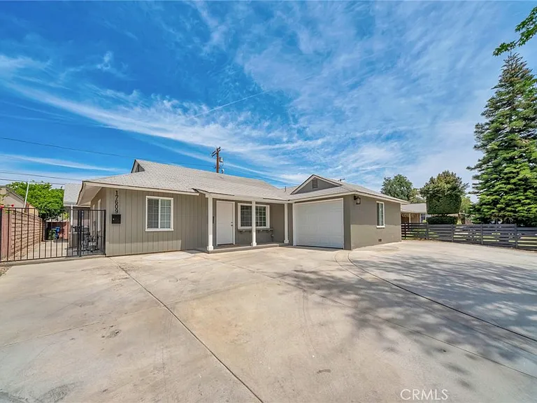 17609 Covello St — Photo 3