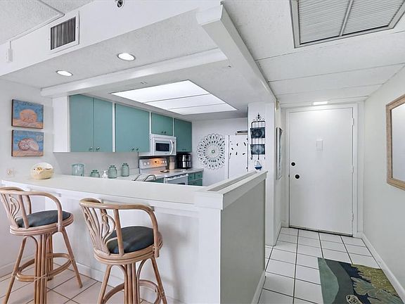 3rd image of 629 Alhambra Rd APT 702