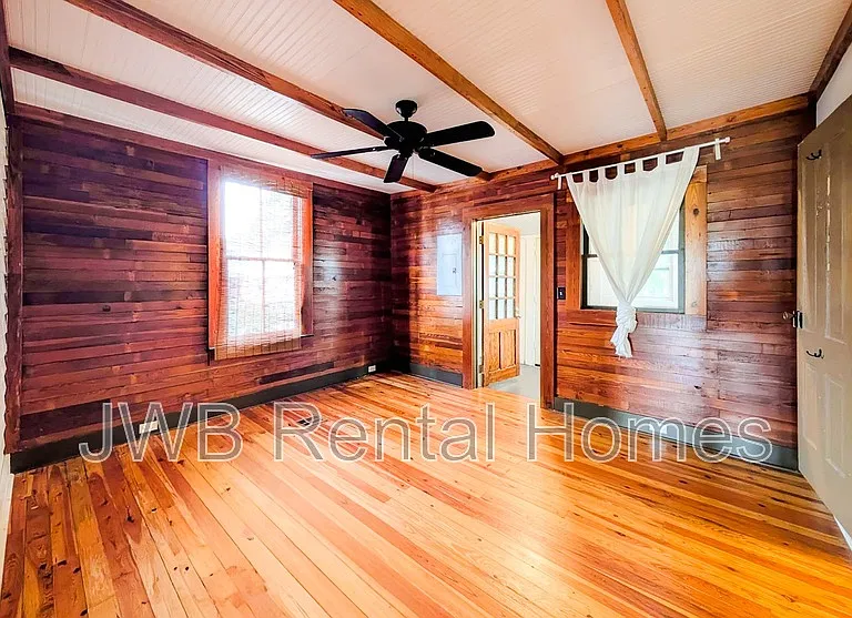 1619 Challen Ave — Photo 8