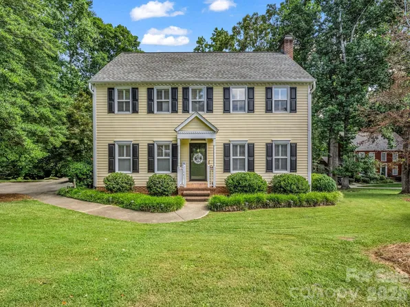 2720 Steeplechase Rd, Gastonia, NC 28056
