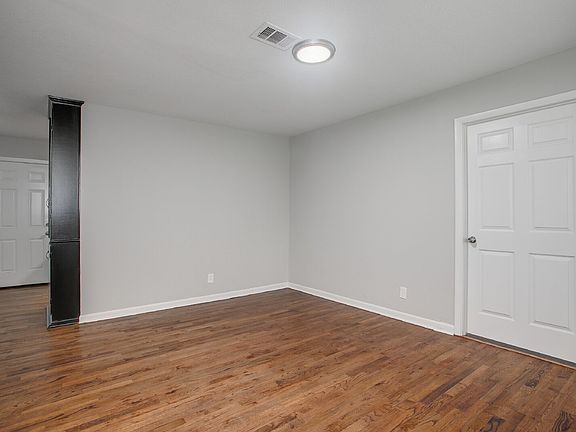 3rd image of 1125 Templecliff Dr