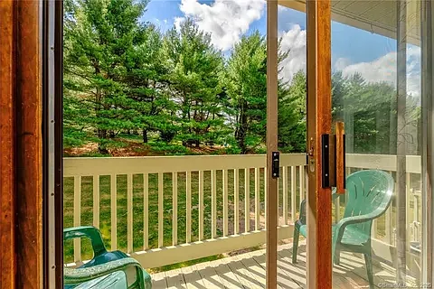 1104 Summer Hill Dr — Photo 13